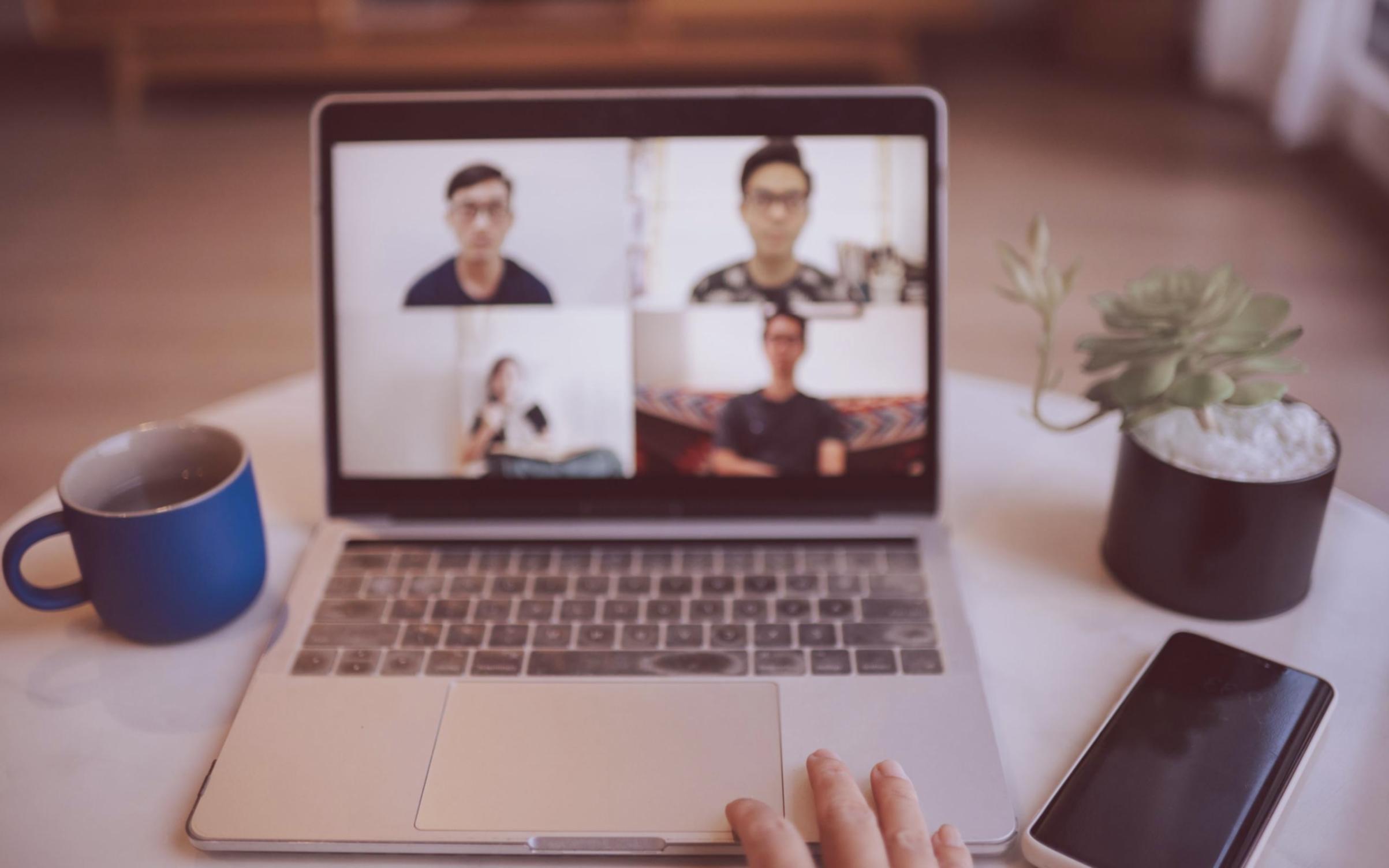 พื้นที่การเรียนรู้ออนไลน์ที่เน้นการสร้างชุมชนและการแลกเปลี่ยนความคิดเห็น