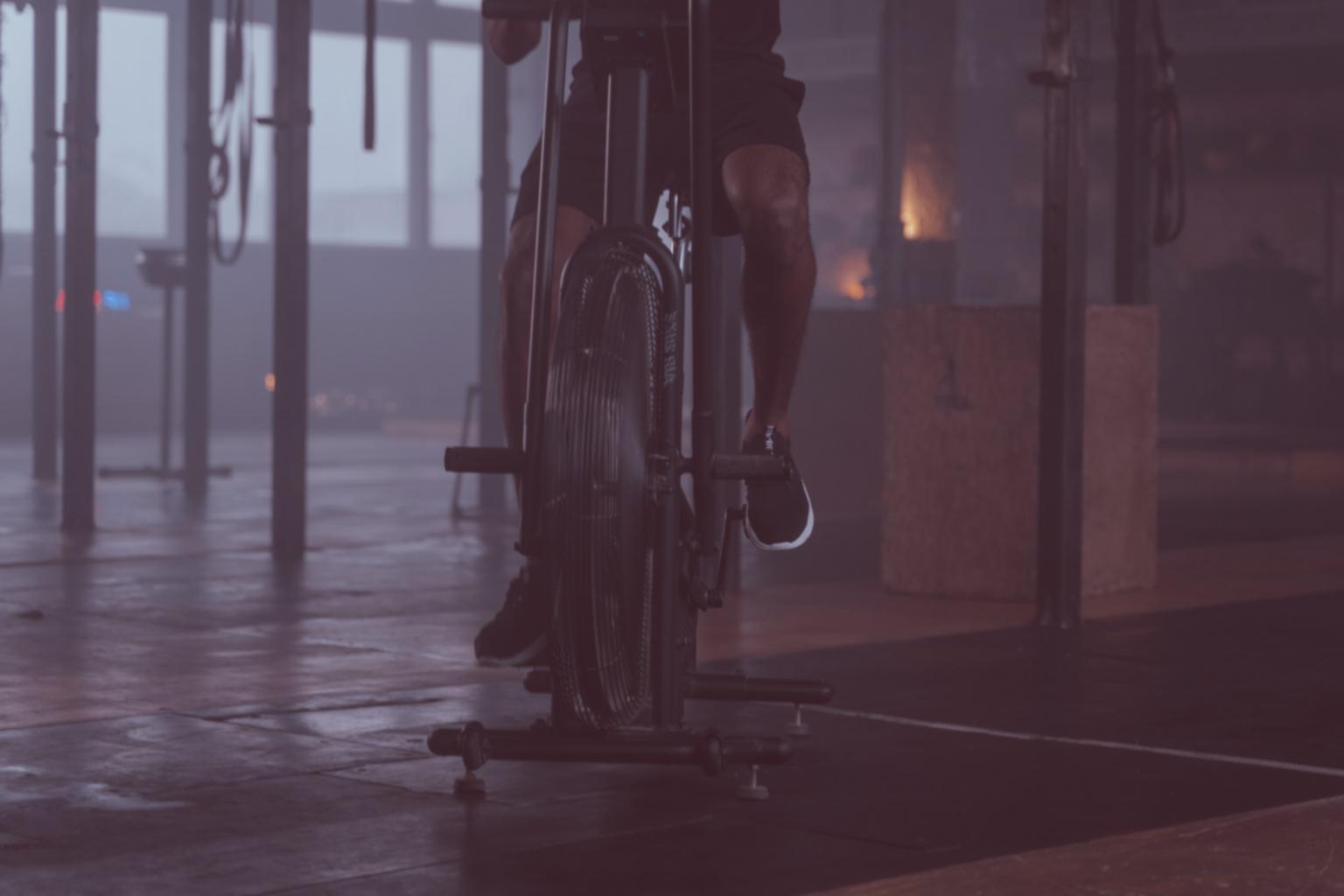 ผู้เข้าร่วมกำลังแลกเปลี่ยนประสบการณ์และข้อมูลเชิงลึก